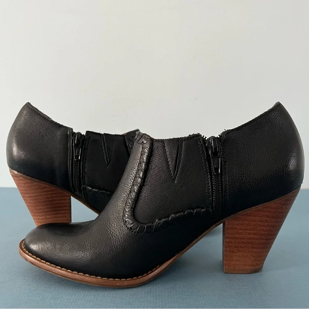 Jack Rogers Kyle Black‎ Leather Stacked Heel Booties